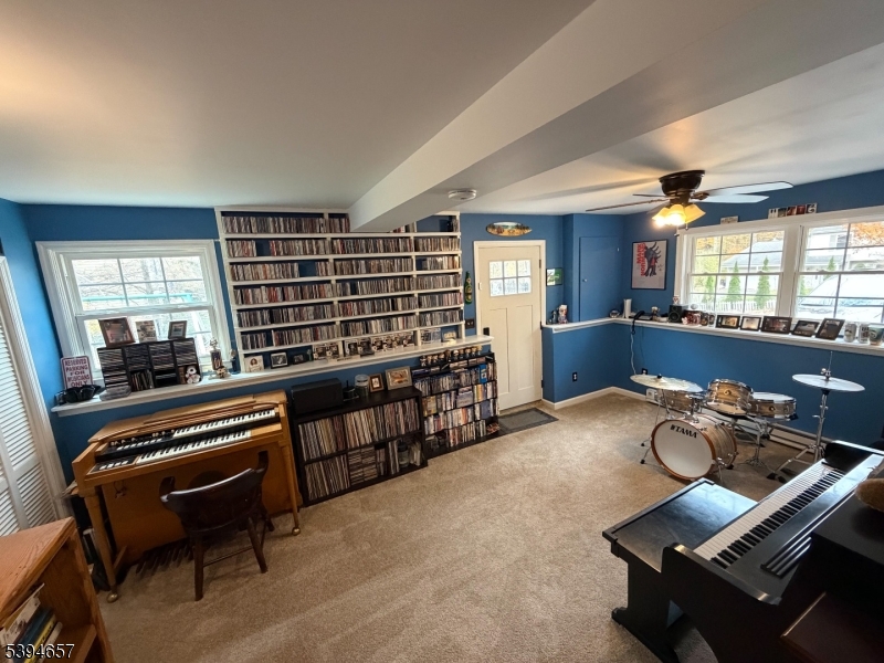 Barry Lakes - Residential