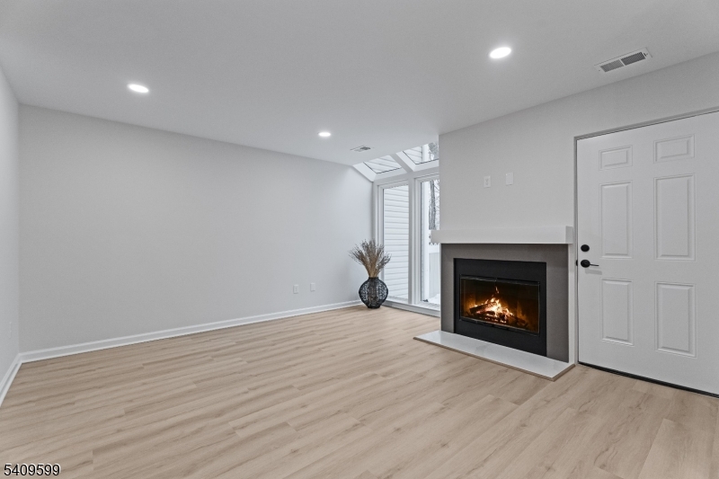 Crestmont Highlands - Residential