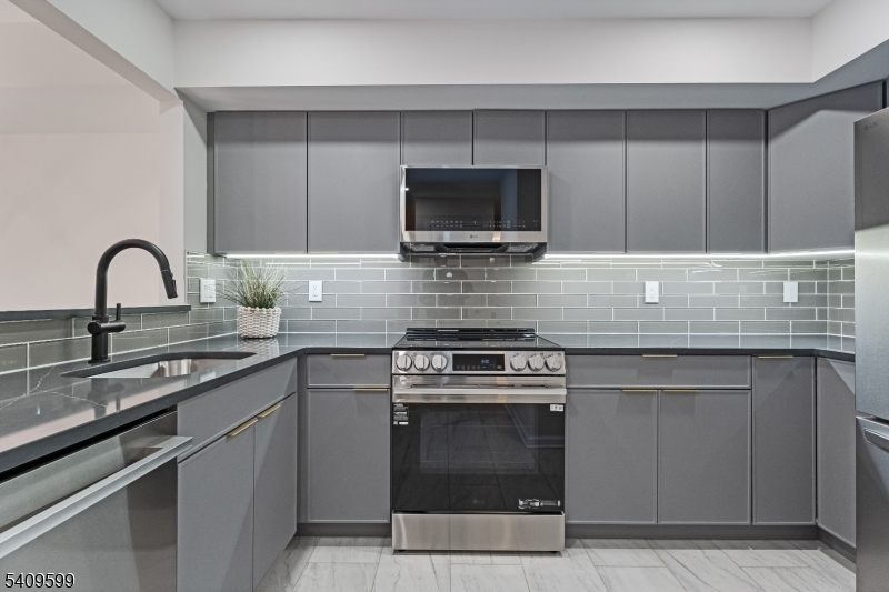 Crestmont Highlands - Residential