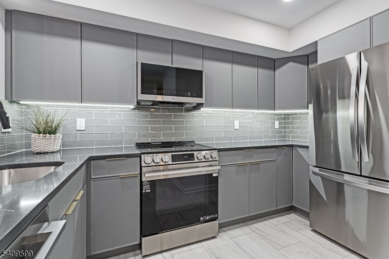 Crestmont Highlands - Residential