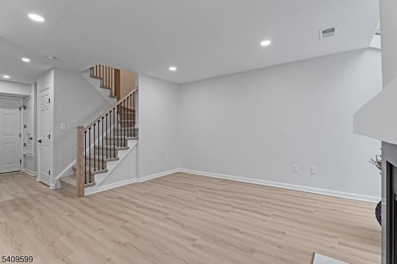 Crestmont Highlands - Residential