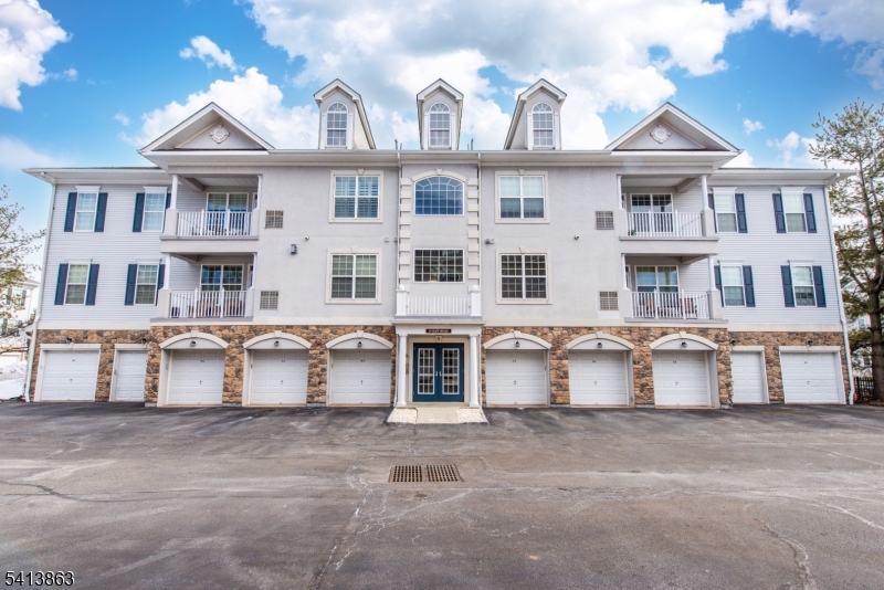 Four Seasons at Great Notch - Residential