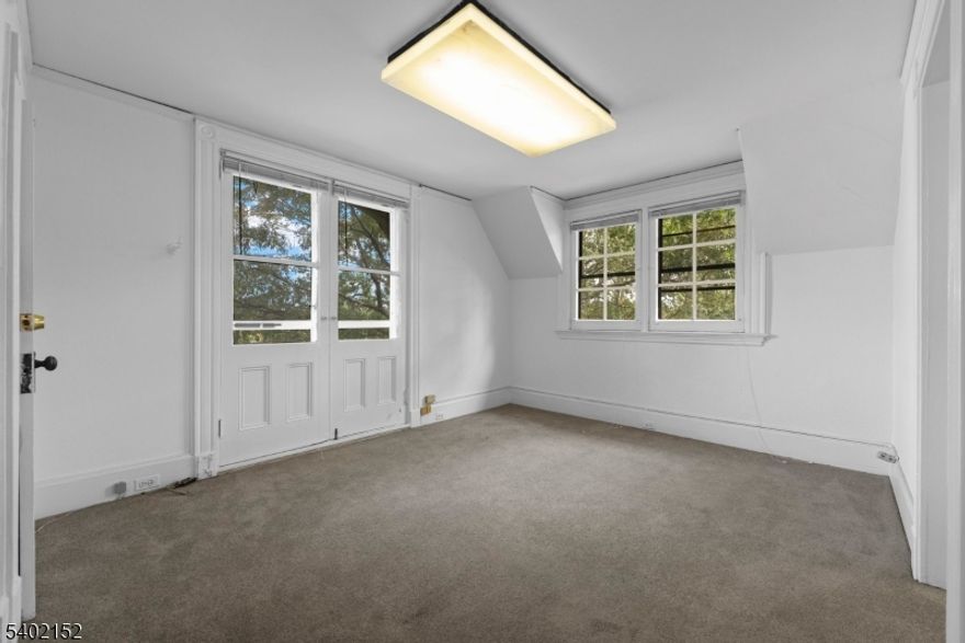 Landlord is interested in a business relationship with businesses that can mutually benefit with a client share arrangement. This is not required to rent, but if applcable rent reduction or free rent could be available.