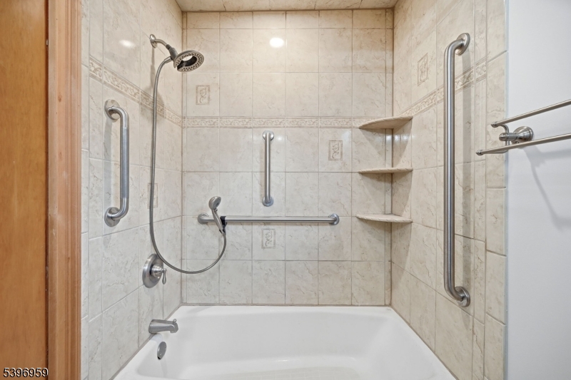 Lake Saginaw - Residential