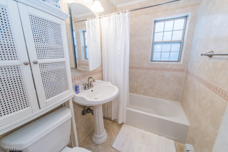 Valley Stream - Residential Lease