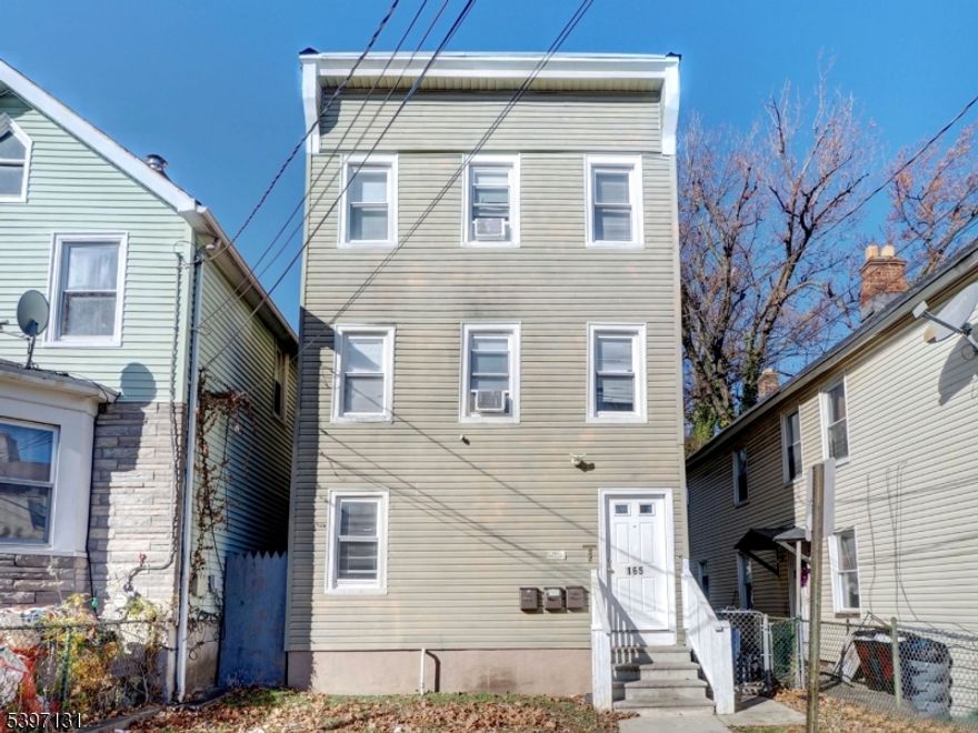 Beautiful 2-Bedroom Apartment " Immediate Occupancy!Move right into this bright and comfortable 2-bedroom, 1 bathroom apartment located in a highly convenient commuter-friendly area. The home offers a spacious layout with well-sized bedrooms, a clean and modern bathroom, and an inviting living space perfect for relaxing or entertaining.Commuters will love the unbeatable location just minutes from multiple train stations with direct service to NYC, and quick access to Route 280 and the Garden State Parkway, making travel throughout New Jersey and into Manhattan fast and easy.Ideal for anyone seeking comfort, convenience, and immediate availability.