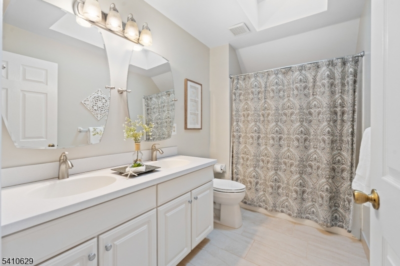 Montogmery Est II - Residential