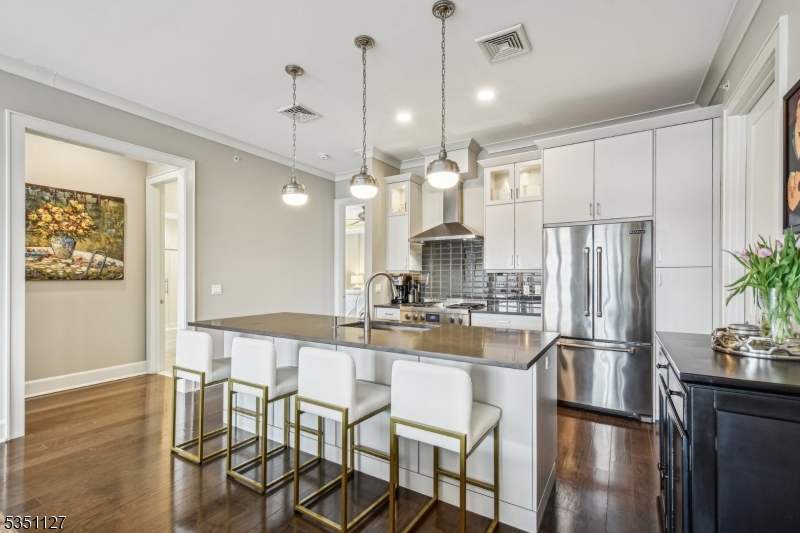 33 Green Village Rd 4501