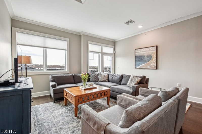 33 Green Village Rd 4501