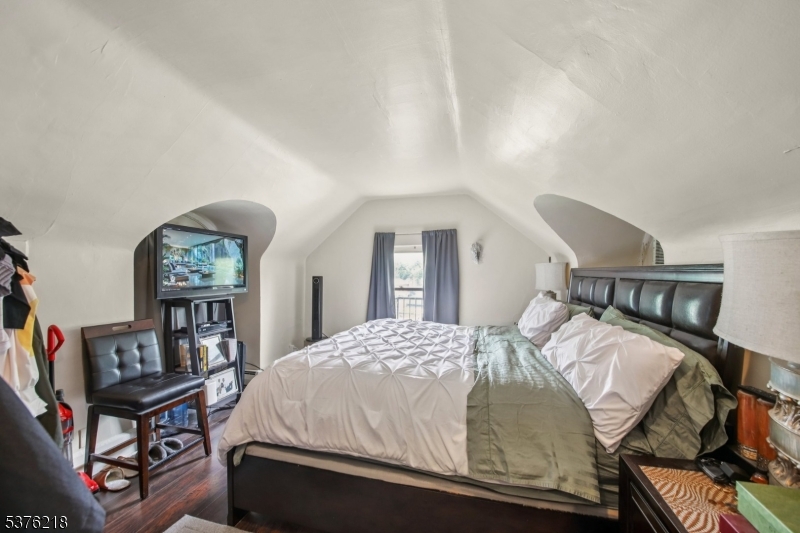 College Hill - Residential Income