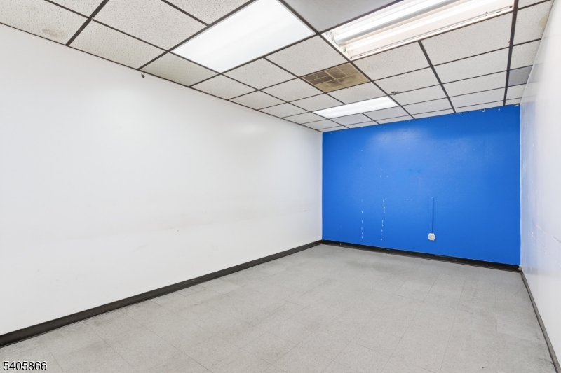 Ironbound - Commercial Lease