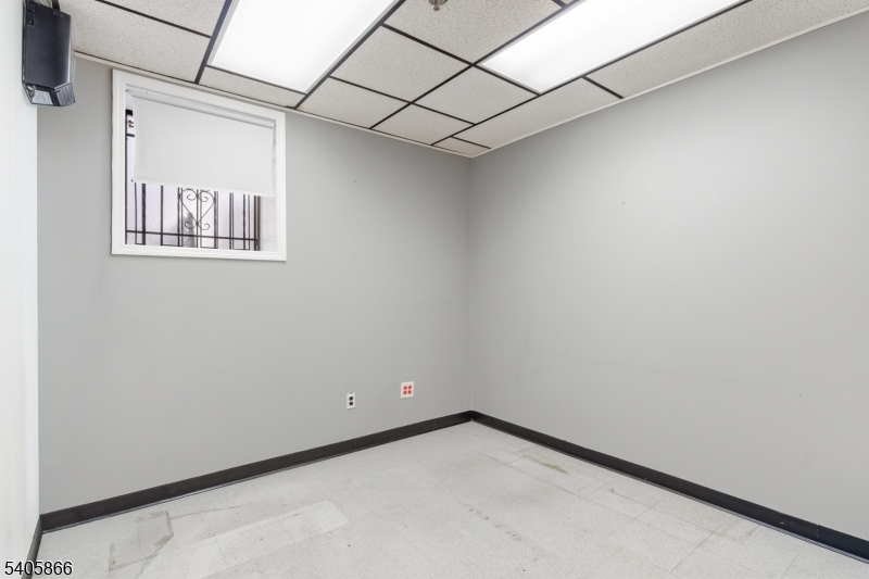 Ironbound - Commercial Lease