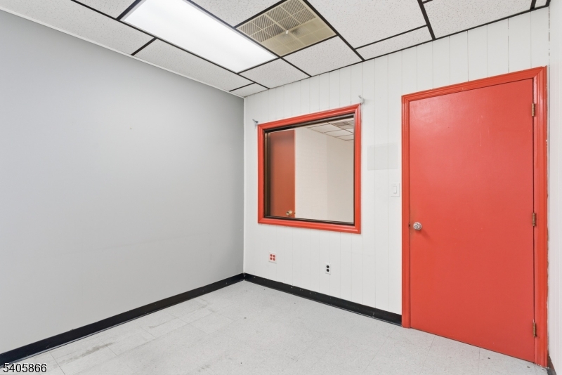 Ironbound - Commercial Lease