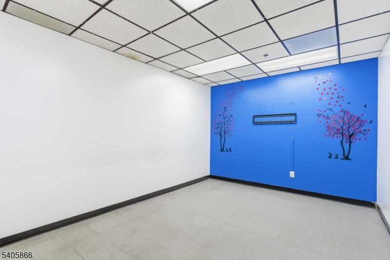 Ironbound - Commercial Lease