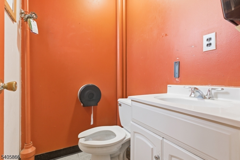 Ironbound - Commercial Lease