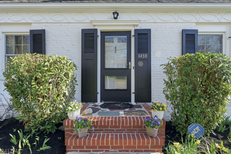 Near Sleepy Hollow - Residential