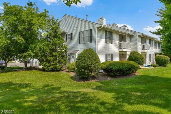 309 SPARROW CT, THREE BRIDGES, NJ 08887 - Image 6140bed55dfbb92cb4790b33d15fec21/980825783