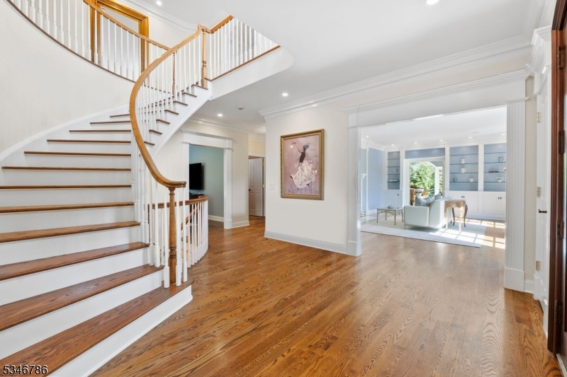 15 Linden Ln
