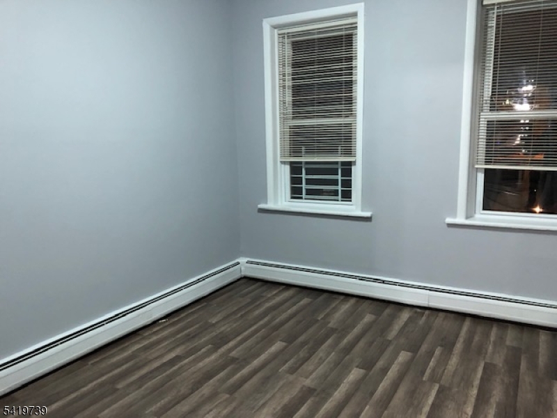 Peterstown - Commercial Sale