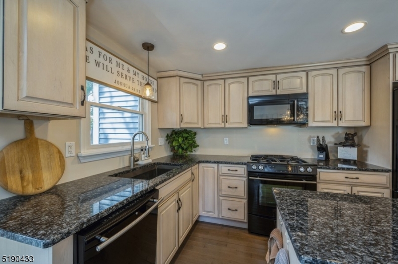 BEECHCREST - Residential Lease