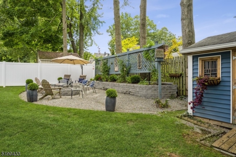 BEECHCREST - Residential Lease