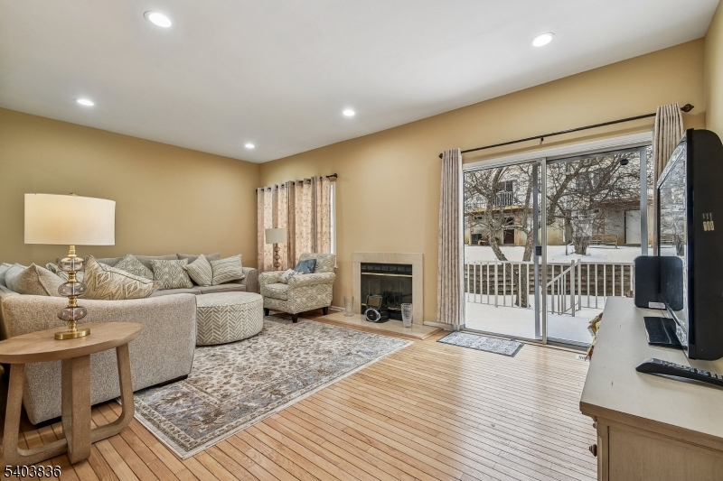 Glenmont Commons - Residential Lease