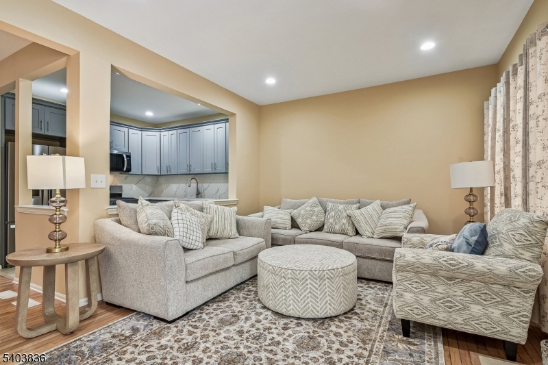 Glenmont Commons - Residential Lease