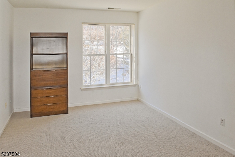 Rockaway Twp., New Jersey 07866, United States, 2 Bedrooms Bedrooms, ,2 BathroomsBathrooms,Residential,Active,3888