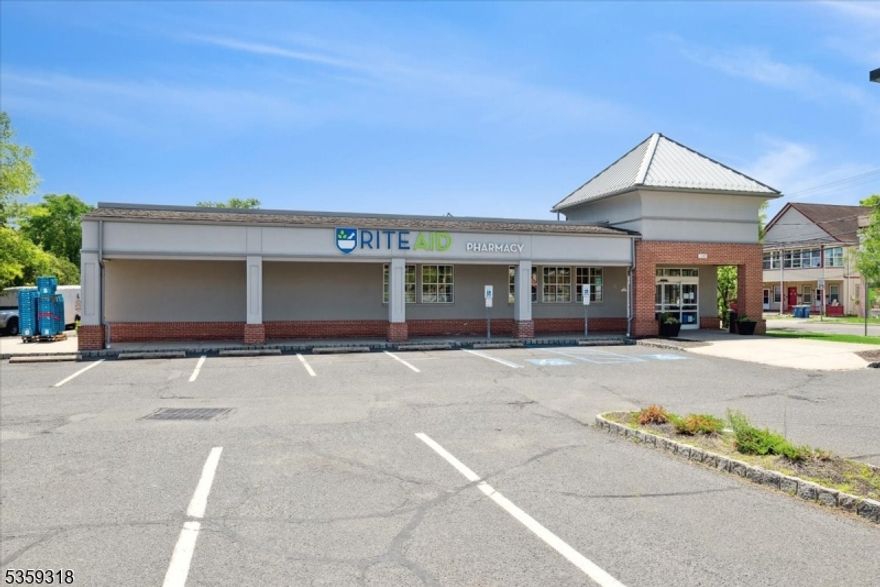 UNBELIEVABLE: FREE STANDING 11,000 SF ONE STORY RETAIL BUILDING, BUILT IN 1997,  FORMER RITE AID PHARMACY LOCATION, SIGNALIZED INTERSECTION RT 28 AND NORTH GASTON AVE (RT 28) IN PRESTIGIOUS  SOMERSET COUNTY, THREE BLOCKS FROM RWJ UNIVERSITY HOSPITAL SOMERSET AND DOWNTOWN SOMERVILLE,, B - 4 ZONING,  MEDICAL OFFICES, RETAIL, AUTO STORES, GROCERY STORES, BANKS, CHILD CARE PERMITTED USES