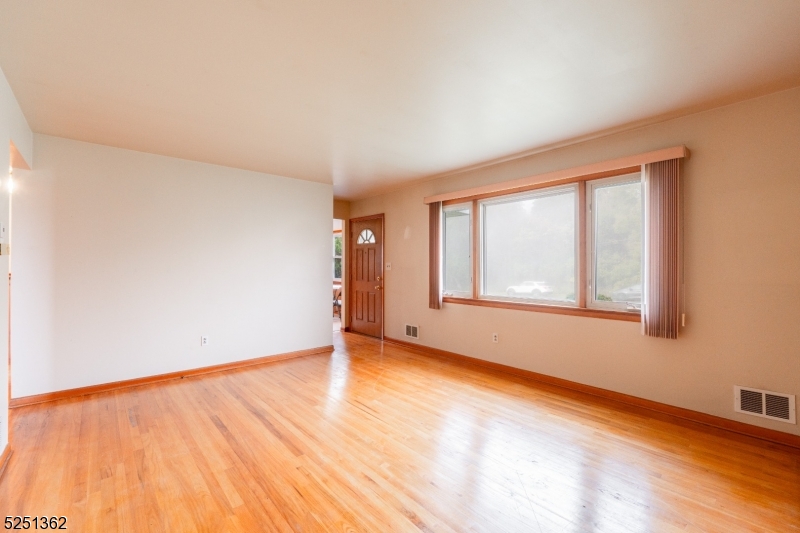 Whitehouse Station - Residential