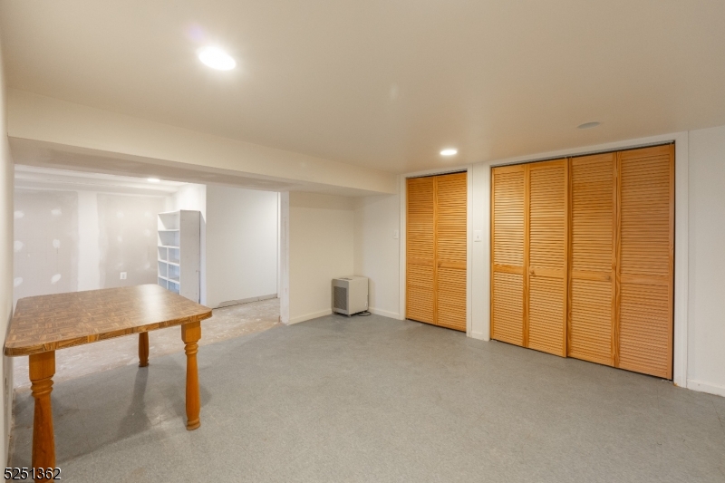 Whitehouse Station - Residential