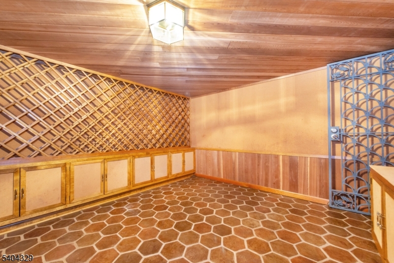 Yantacaw Brook Park - Residential