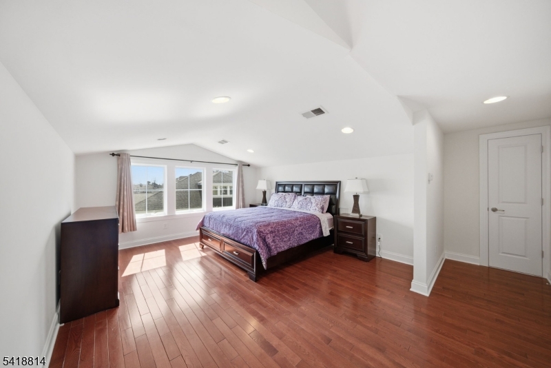 The Legacy - Residential