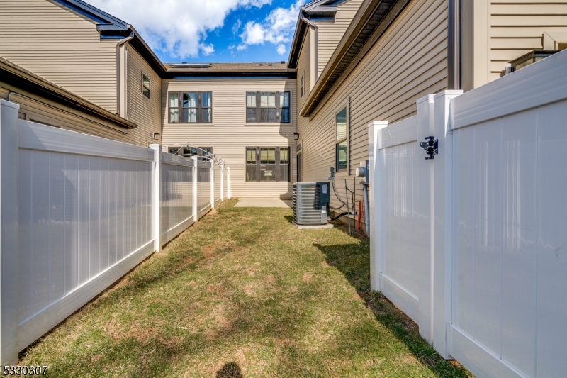 Montgomery Crossing - Residential