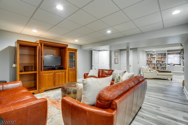 Montgomery Crossing - Residential