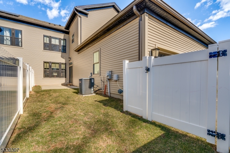 Montgomery Crossing - Residential