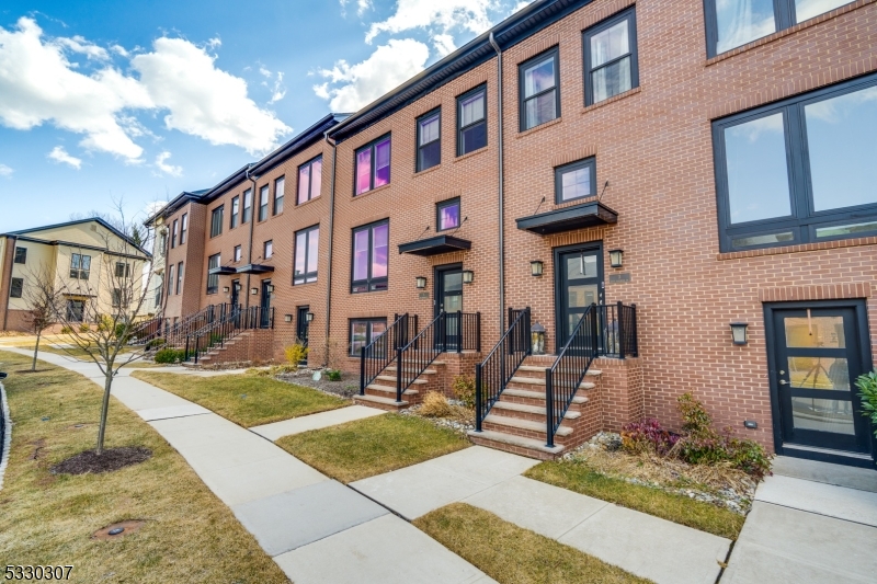 Montgomery Crossing - Residential