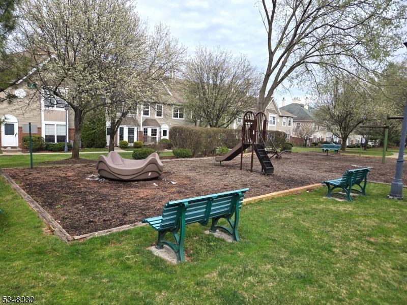 Montclair Twp., New Jersey 07042, United States, 2 Bedrooms Bedrooms, ,2 BathroomsBathrooms,Residential,Pending,104740