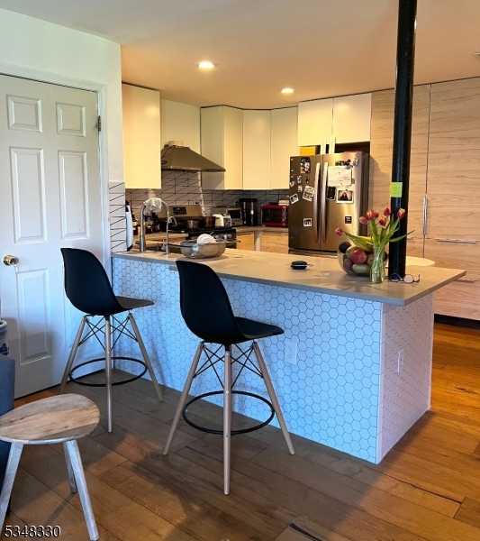 Montclair Twp., New Jersey 07042, United States, 2 Bedrooms Bedrooms, ,2 BathroomsBathrooms,Residential,Pending,104740