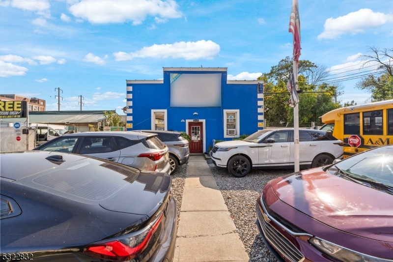 2113 Elizabeth Ave