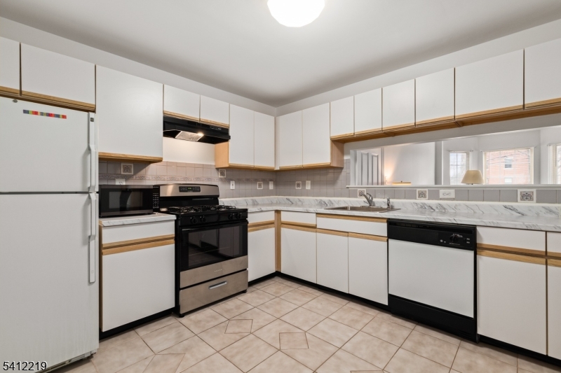 Montclair Mews - Residential