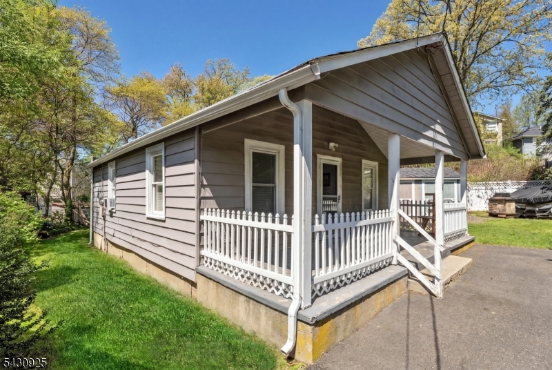 MAIN LAKE - Residential Income