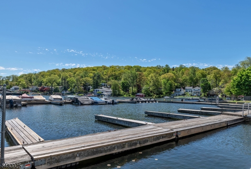MAIN LAKE - Residential Income