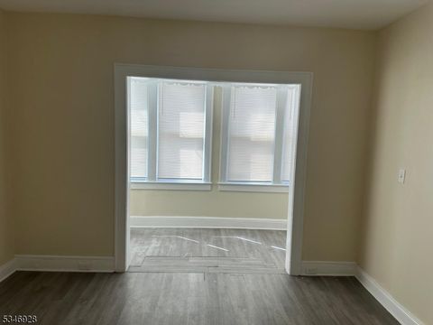 MLS: 3953319