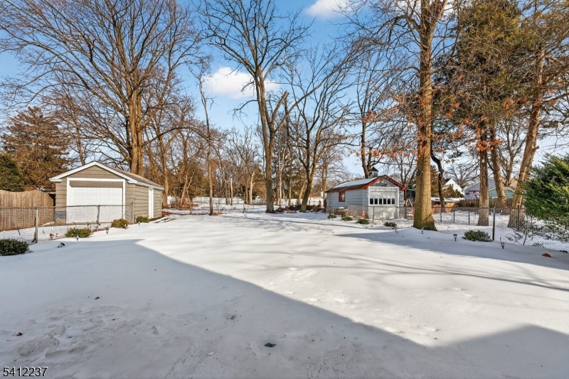 EAST END - Residential