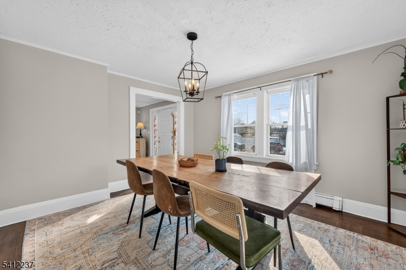 EAST END - Residential