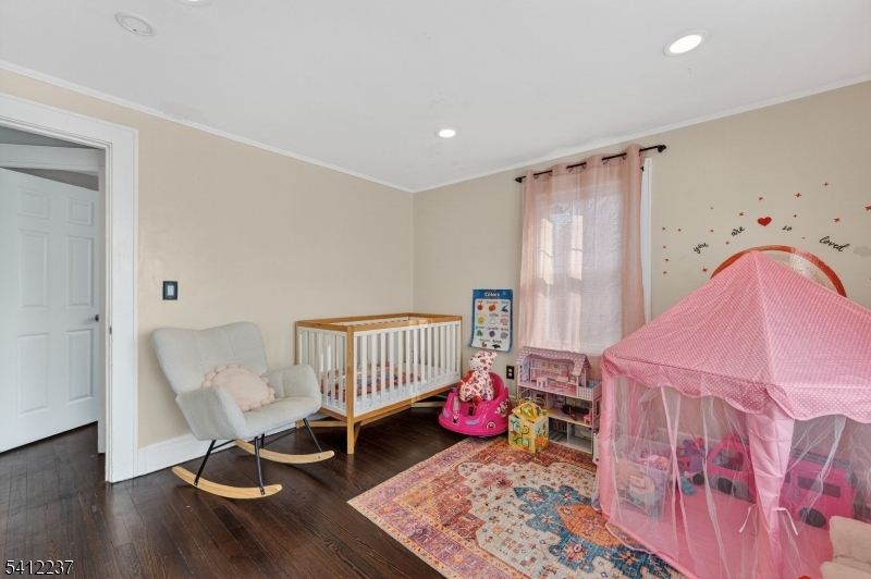 EAST END - Residential