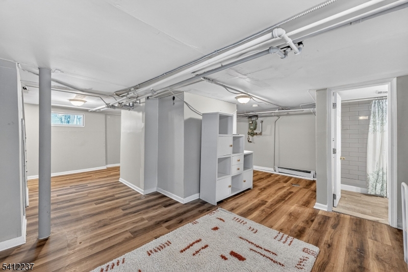 EAST END - Residential