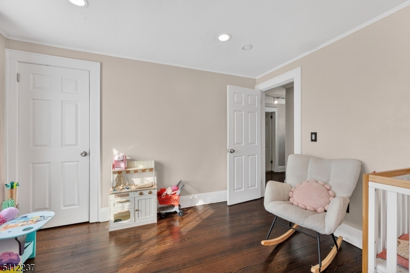 EAST END - Residential