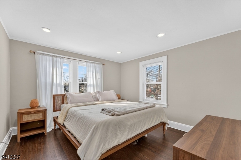 EAST END - Residential